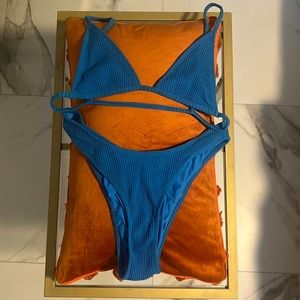 Minimale Animale bikini. Electric Blue.